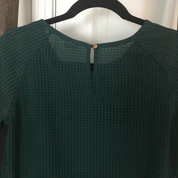 Green Top - Picture 3 of 5